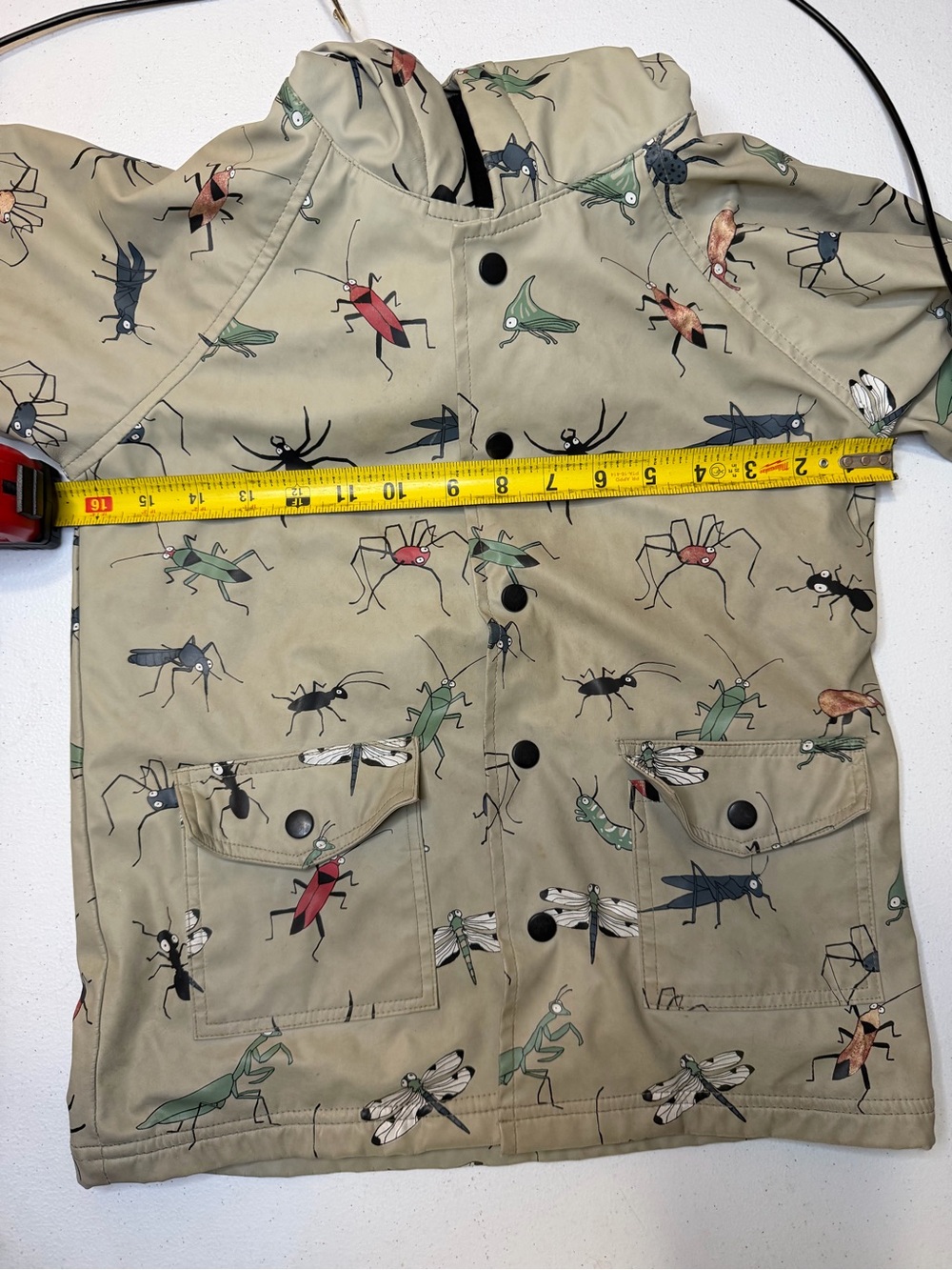 Hatley Kids Beige Bug Print Rain Jacket with Snap Buttons and Front Pockets  bro